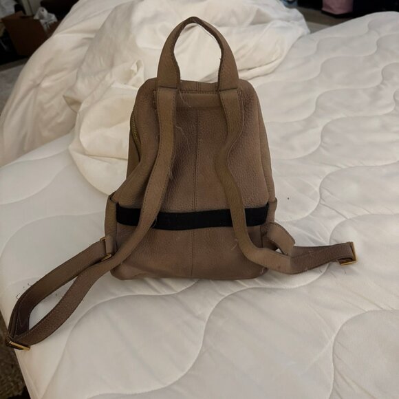 Hunter | Grey Natural/Brushed Gold | Med Backpack